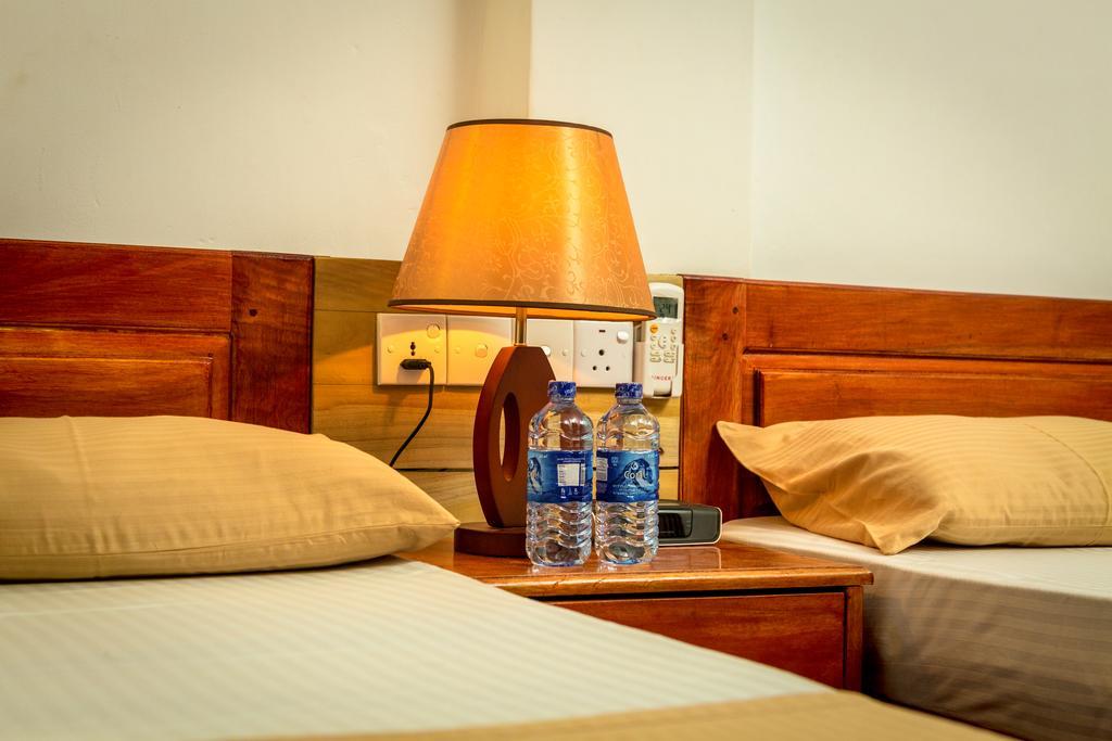 ג'פנה Dayanithi Guest House מראה חיצוני תמונה