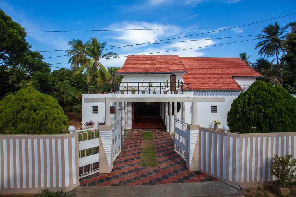 ג'פנה Dayanithi Guest House מראה חיצוני תמונה