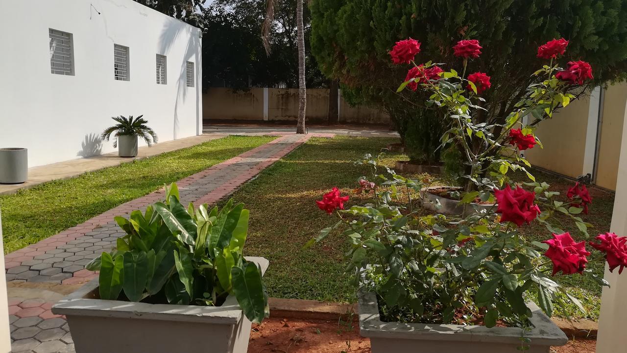 ג'פנה Dayanithi Guest House מראה חיצוני תמונה